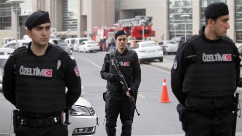 Polîsên Tirkîyê bi ser avahiya BDPê girtin